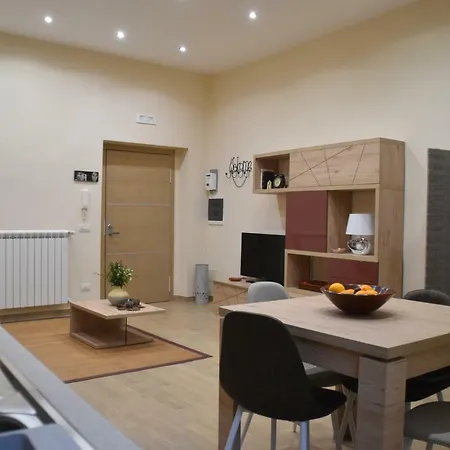 Domus Campanile Appartement *